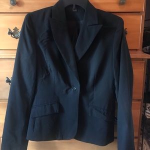 Hip length long sleeve business jacket